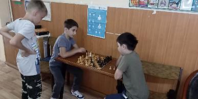 турниры по «Шашкам» и «Шахматам»