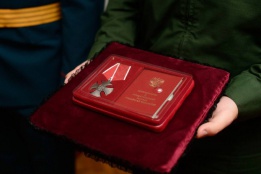 В Майкопе вручили орден Мужества семье военного, погибшего в ходе спецоперации
