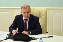 Глава Адыгеи поздравил медработников Глава Адыгеи поздравил медработников