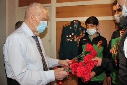 Юные футболисты посетили ветерана Ивана Дзюбу