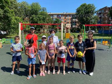 В июле 2021 года на территории муниципального образования «Город Майкоп» была организована работа детских дворовых площадок