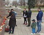Мемориал по жертвам пожара в Кемерове организовали на площади Дружбы