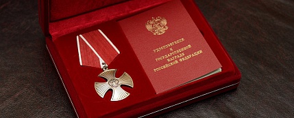 Глава Майкопа передал ордена Мужества семьям погибших в ходе спецоперации военнослужащих
