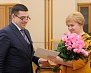 Мэр Майкопа Андрей Гетманов вручил жилищные сертификаты