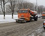 Специальный транспорт чистит город от снега